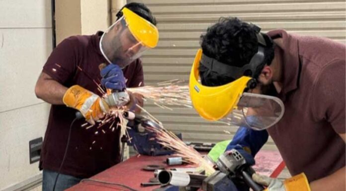 2025-10-16-student-racing-team-at-aus-hits-milestone