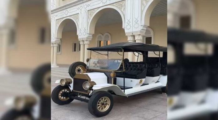 2025-10-18-aus-launches-golf-cart-taxi-service